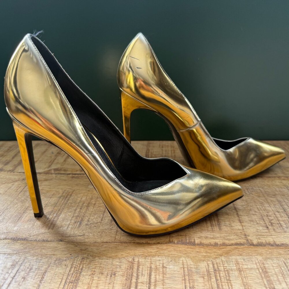 Authentic Saint Laurent Patent Leather Pumps